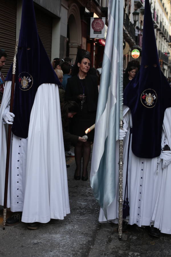 El blanco y el morado rinden tributo a Nuestro Padre Jesús de las Tres Caídas y Nuestra Señora del Rosario