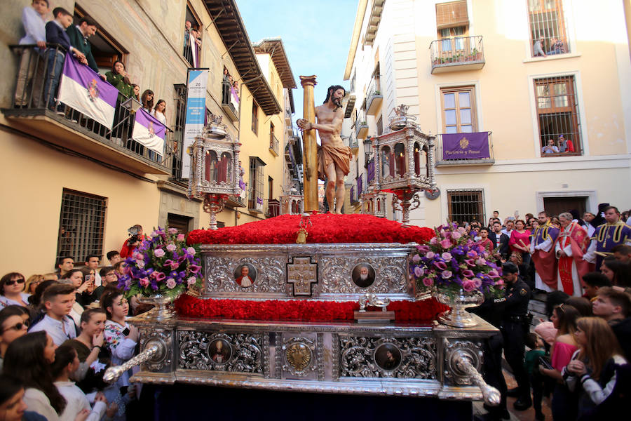 Miles de devotos se agolpan para ver a Nuestro Padre Jesús de la Paciencia y María Santísima de las Penas 