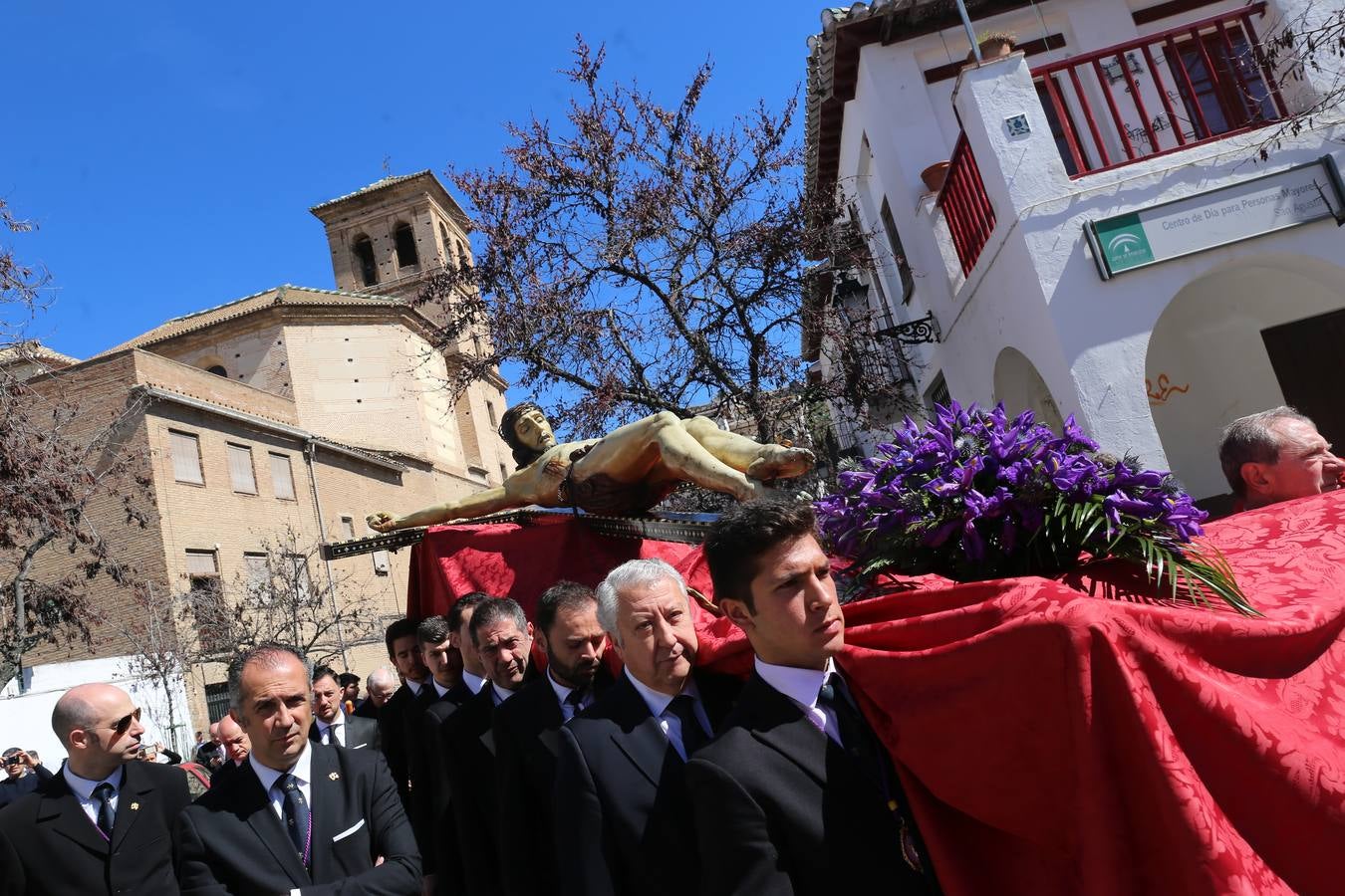 Traslado de la imagen del Cristo de la Misericordia desde el Albaicín al templo de San Pedro