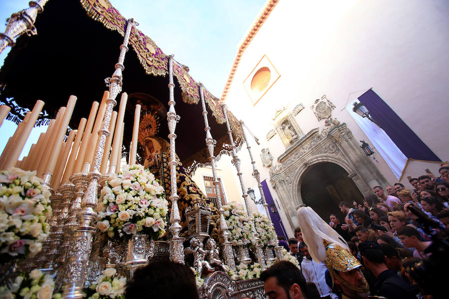 Miles de devotos se agolpan para ver a Nuestro Padre Jesús de la Paciencia y María Santísima de las Penas 