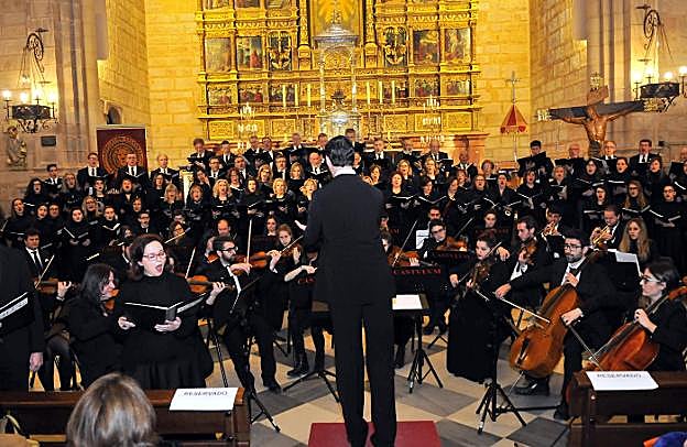 Los vecinos disfrutaron de un concierto único con la participación de cuatro formaciones musicales.