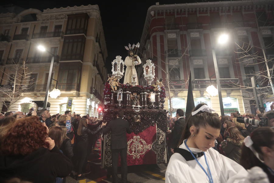 Cinco cofradías hacen hoy su recorrido por Granada. Sin duda, el Albaicín será el protagonista con La Concha, Aurora, Estrella y El Silencio 