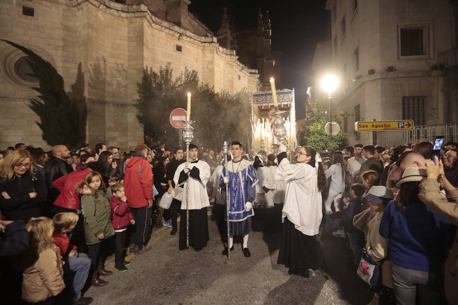 Cinco cofradías hacen hoy su recorrido por Granada. Sin duda, el Albaicín será el protagonista con La Concha, Aurora, Estrella y El Silencio 