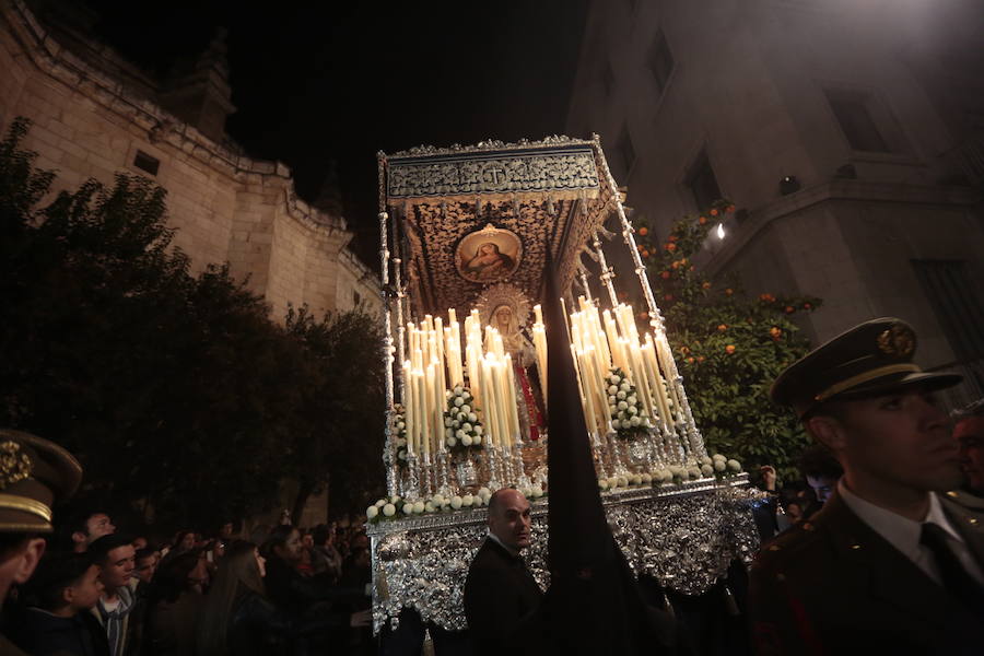 Cinco cofradías hacen hoy su recorrido por Granada. Sin duda, el Albaicín será el protagonista con La Concha, Aurora, Estrella y El Silencio 