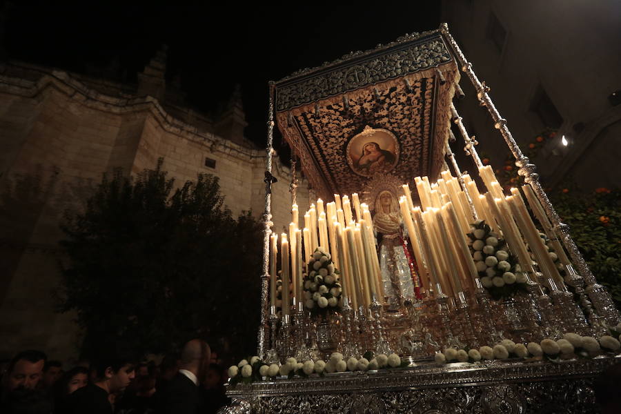 Cinco cofradías hacen hoy su recorrido por Granada. Sin duda, el Albaicín será el protagonista con La Concha, Aurora, Estrella y El Silencio 