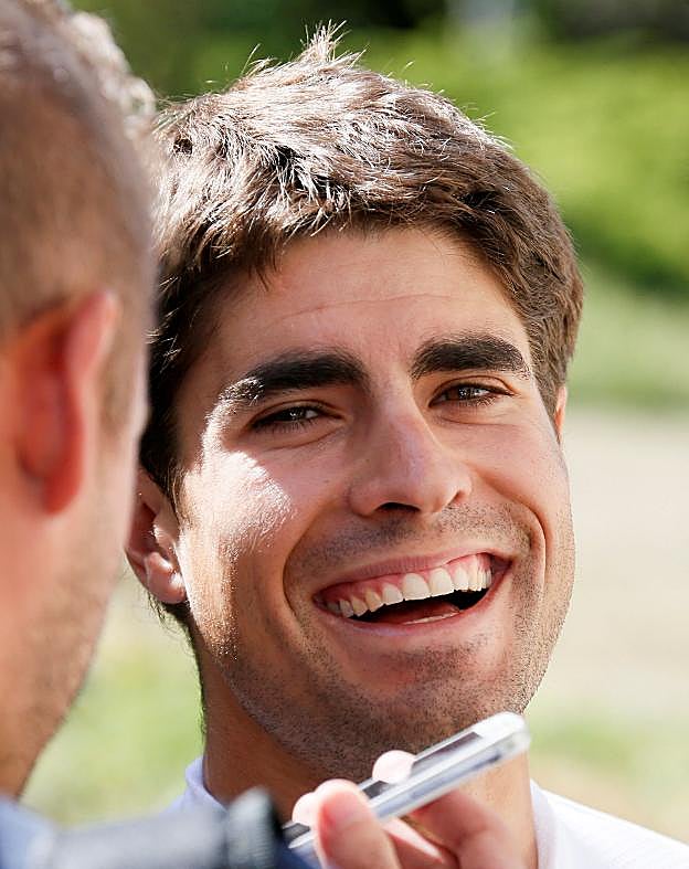 Mikel Landa sonríe durante una entrevista en el pasado Tour, en el que terminó cuarto.