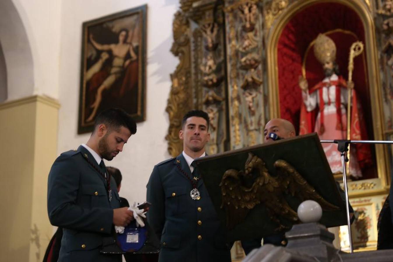 Estrenan guión de la juventud, (diseñado por Martínez Hurtado), el enriquecimiento de la faldilla de la cruz parroquial (trabajo del taller de bordado de la cofradía), remate del guión de la hermandad, (que representa el monumento del Señor de los Favores del Campo del Príncipe) y restauración de piezas de orfebrería. 