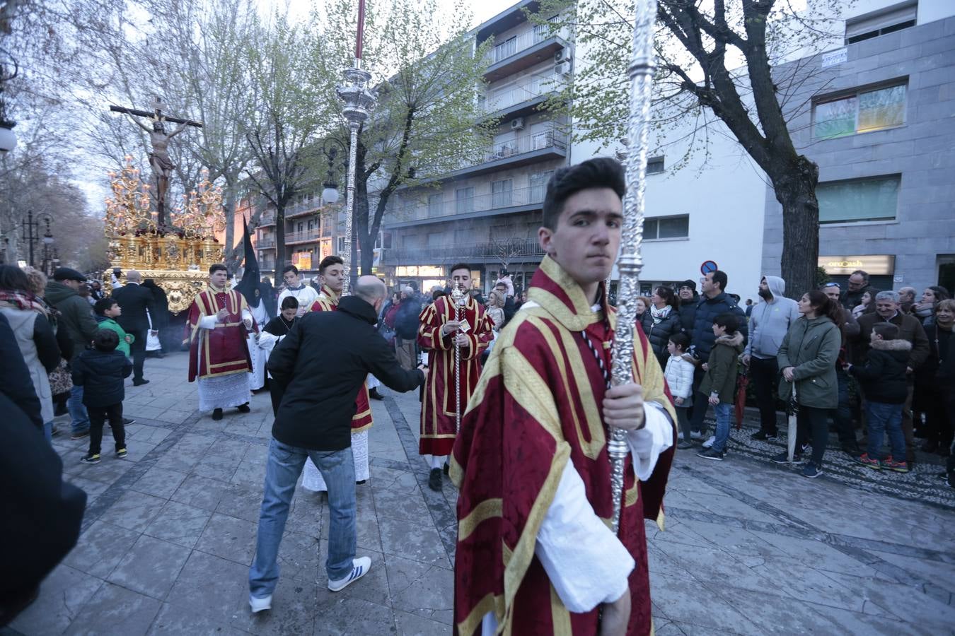 La cofradía del templo de San José de Calasanz estrena nuevo llamador para el paso de Cristo, realizado por Alberto Quiros, así como otro nuevo llamador para el paso de palio, una nueva parihuela en madera para el paso de Cristo y corona de espinas para el Señor, realizada por Antonio Hernández.