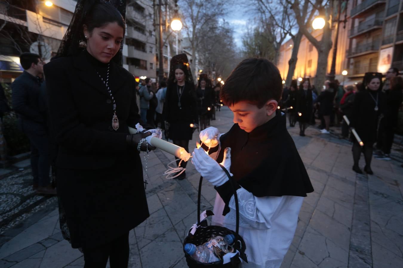 La cofradía del templo de San José de Calasanz estrena nuevo llamador para el paso de Cristo, realizado por Alberto Quiros, así como otro nuevo llamador para el paso de palio, una nueva parihuela en madera para el paso de Cristo y corona de espinas para el Señor, realizada por Antonio Hernández.