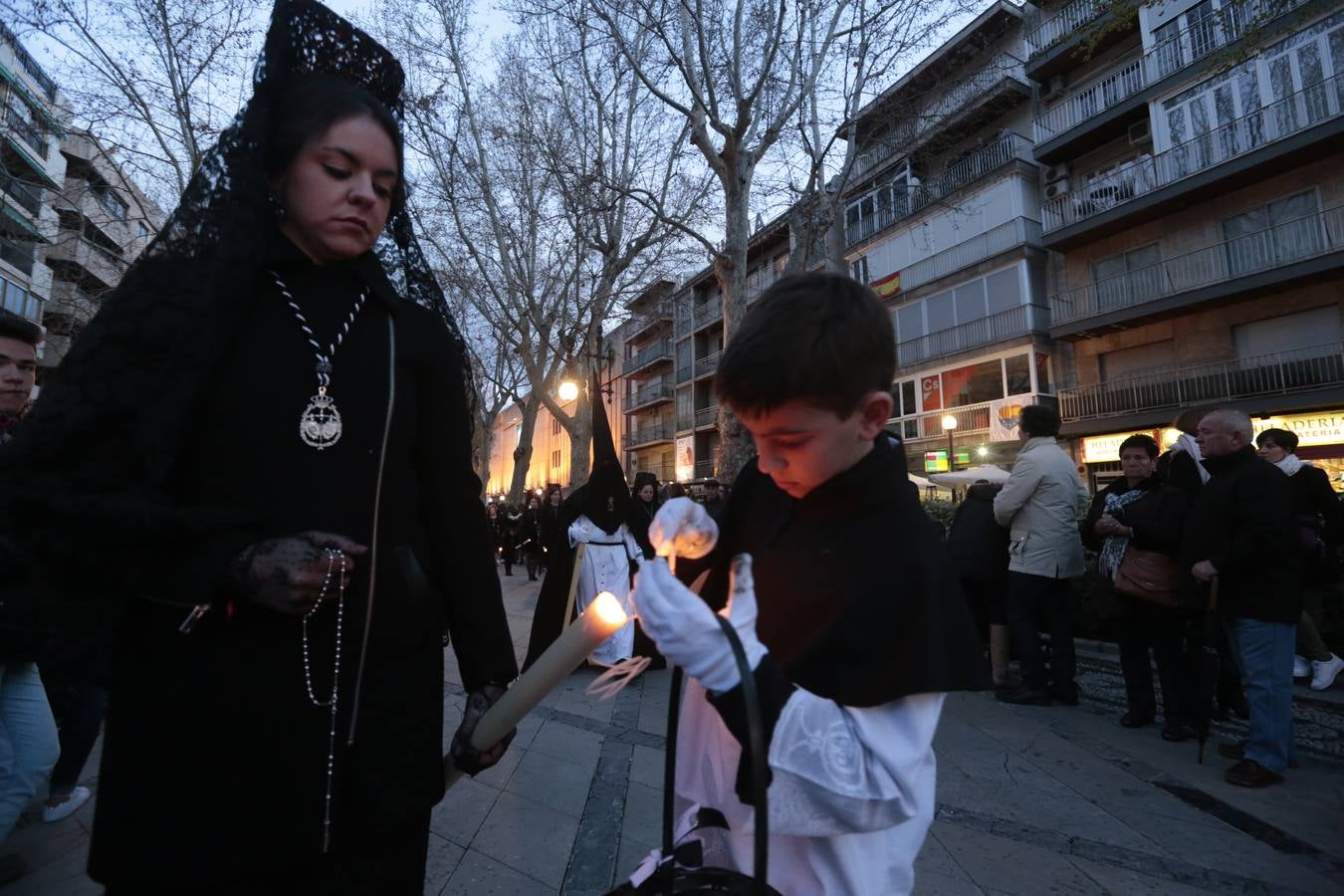 La cofradía del templo de San José de Calasanz estrena nuevo llamador para el paso de Cristo, realizado por Alberto Quiros, así como otro nuevo llamador para el paso de palio, una nueva parihuela en madera para el paso de Cristo y corona de espinas para el Señor, realizada por Antonio Hernández.