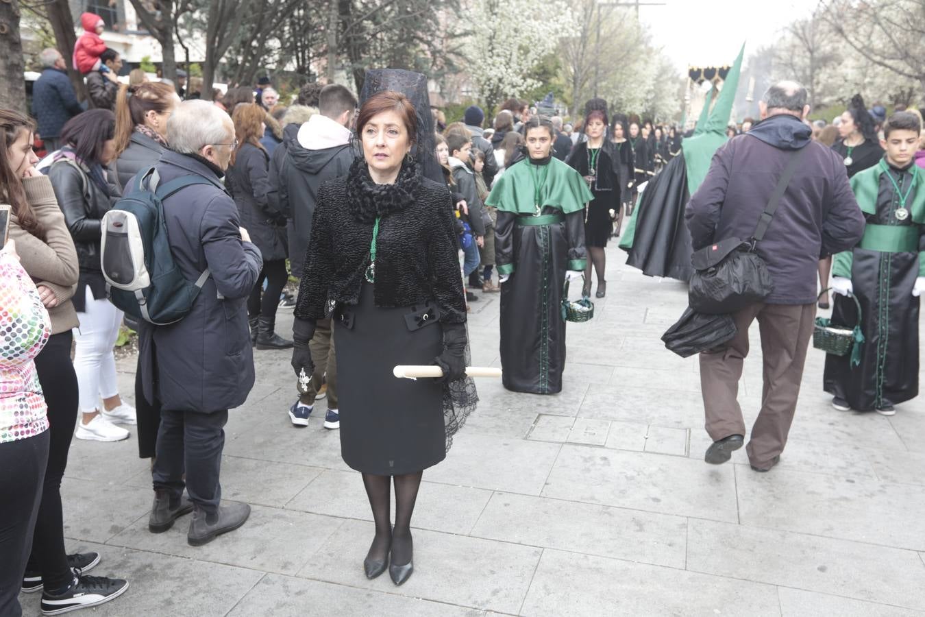 Este Viernes Santo ha vuelto la Legión a Granada. El Cristo de la Buena Muerte ha salido a las calles escoltado por una Escuadra de Gastadores de La Legión. En concreto, las unidades que se han desplazado hasta Granada pertenecen a la Brigada Rey Alfonso XIII II de la Legión con sede en Viator (Almería)