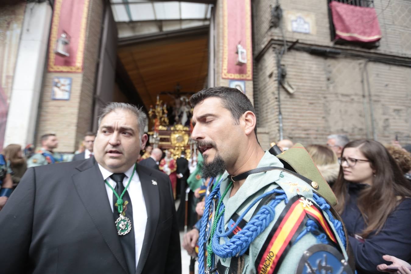 Este Viernes Santo ha vuelto la Legión a Granada. El Cristo de la Buena Muerte ha salido a las calles escoltado por una Escuadra de Gastadores de La Legión. En concreto, las unidades que se han desplazado hasta Granada pertenecen a la Brigada Rey Alfonso XIII II de la Legión con sede en Viator (Almería)