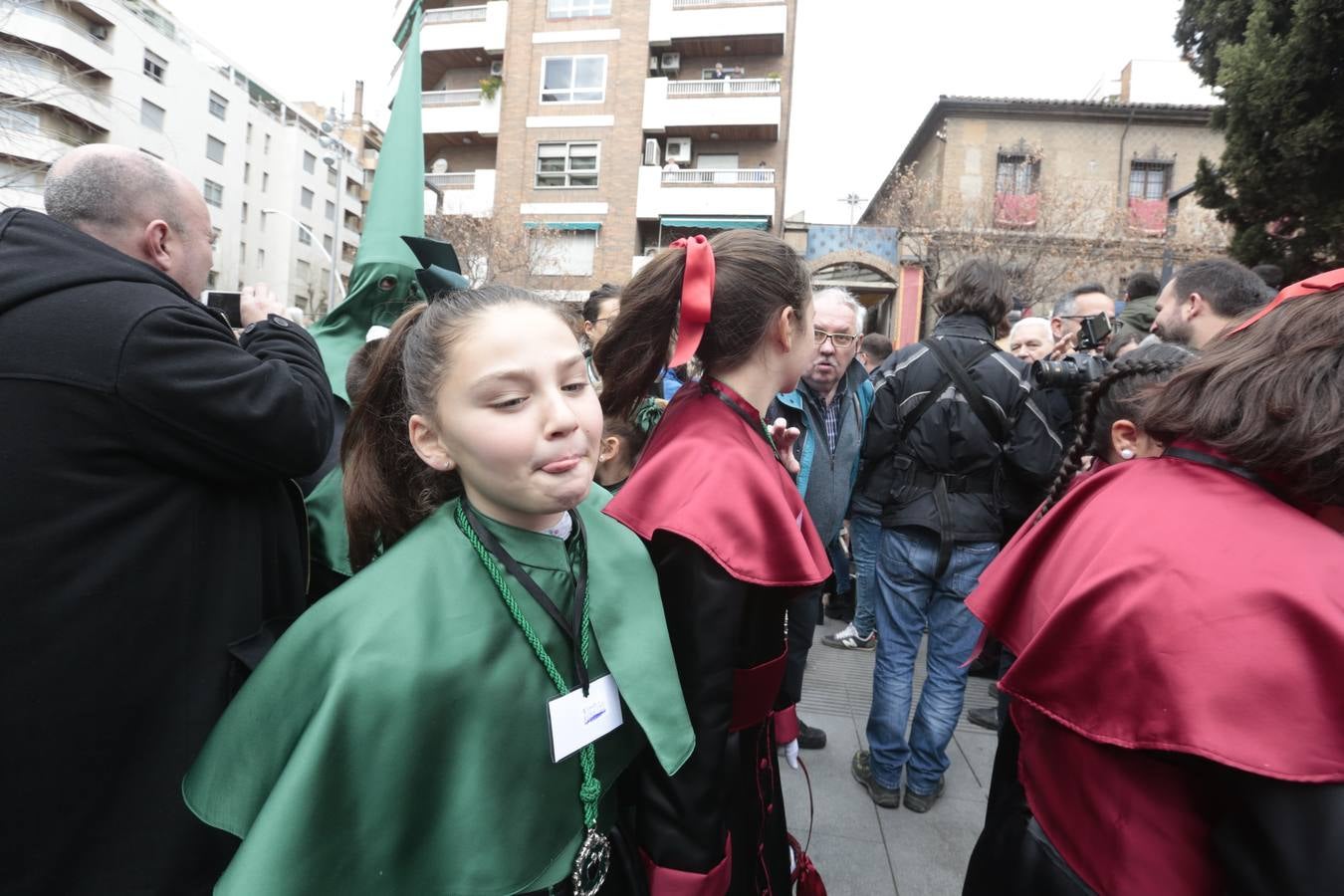 Este Viernes Santo ha vuelto la Legión a Granada. El Cristo de la Buena Muerte ha salido a las calles escoltado por una Escuadra de Gastadores de La Legión. En concreto, las unidades que se han desplazado hasta Granada pertenecen a la Brigada Rey Alfonso XIII II de la Legión con sede en Viator (Almería)