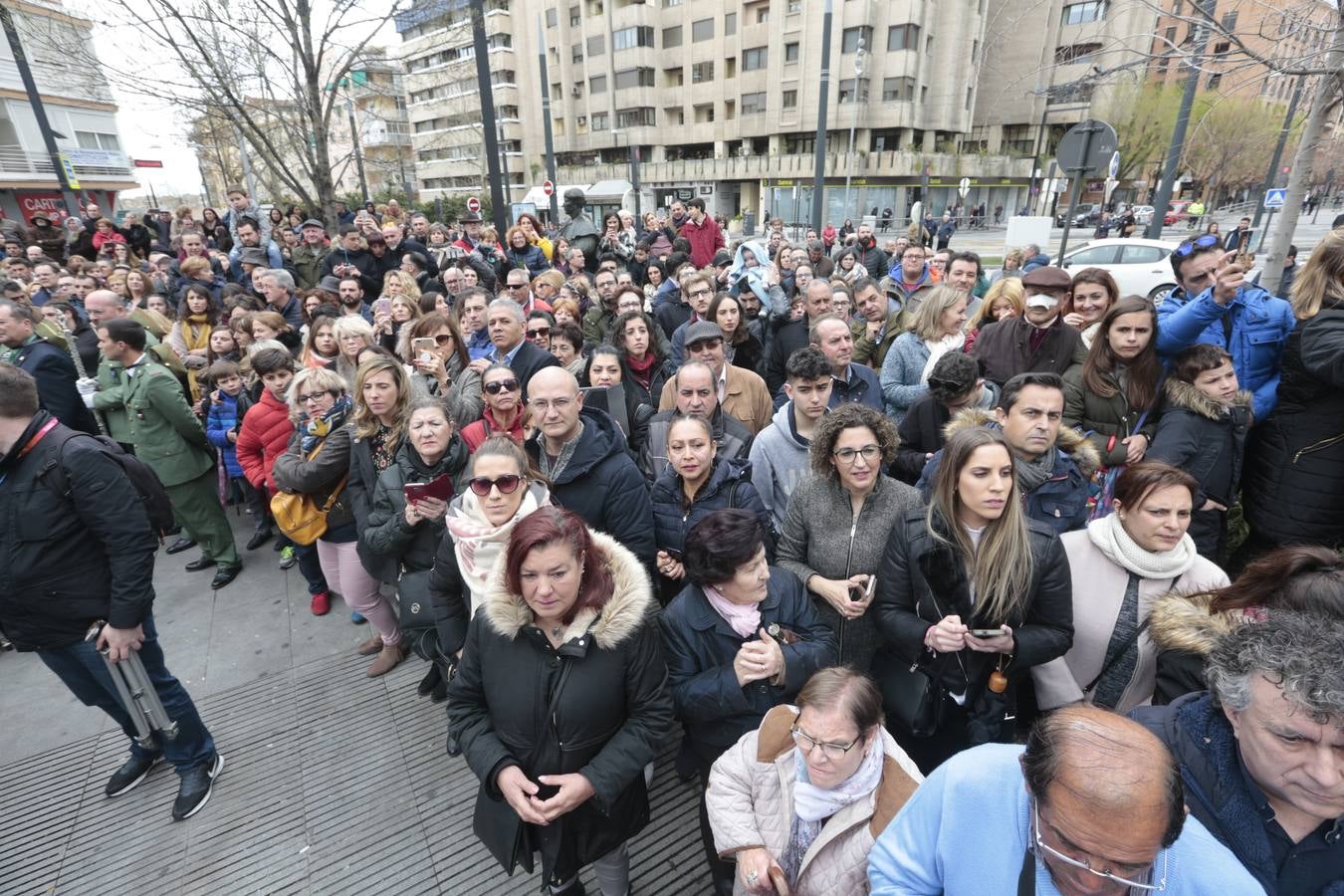 Este Viernes Santo ha vuelto la Legión a Granada. El Cristo de la Buena Muerte ha salido a las calles escoltado por una Escuadra de Gastadores de La Legión. En concreto, las unidades que se han desplazado hasta Granada pertenecen a la Brigada Rey Alfonso XIII II de la Legión con sede en Viator (Almería)