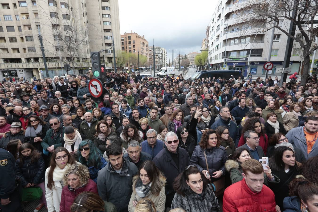 Este Viernes Santo ha vuelto la Legión a Granada. El Cristo de la Buena Muerte ha salido a las calles escoltado por una Escuadra de Gastadores de La Legión. En concreto, las unidades que se han desplazado hasta Granada pertenecen a la Brigada Rey Alfonso XIII II de la Legión con sede en Viator (Almería)