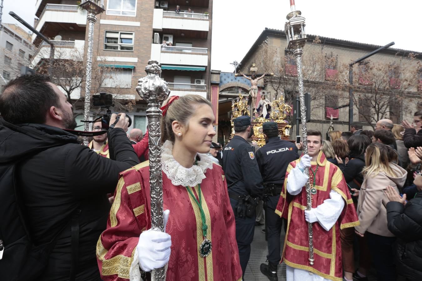 Este Viernes Santo ha vuelto la Legión a Granada. El Cristo de la Buena Muerte ha salido a las calles escoltado por una Escuadra de Gastadores de La Legión. En concreto, las unidades que se han desplazado hasta Granada pertenecen a la Brigada Rey Alfonso XIII II de la Legión con sede en Viator (Almería)