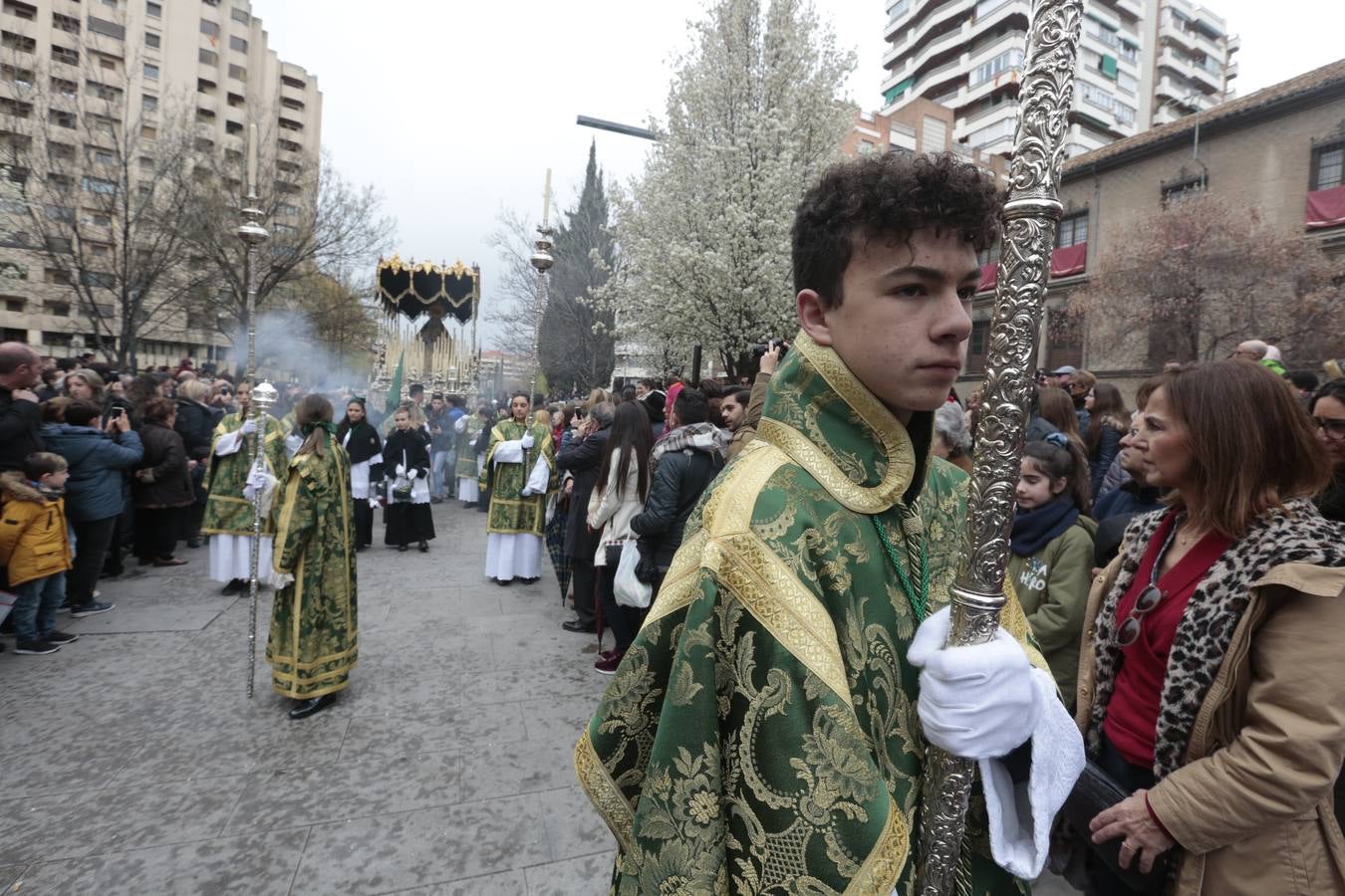 Este Viernes Santo ha vuelto la Legión a Granada. El Cristo de la Buena Muerte ha salido a las calles escoltado por una Escuadra de Gastadores de La Legión. En concreto, las unidades que se han desplazado hasta Granada pertenecen a la Brigada Rey Alfonso XIII II de la Legión con sede en Viator (Almería)