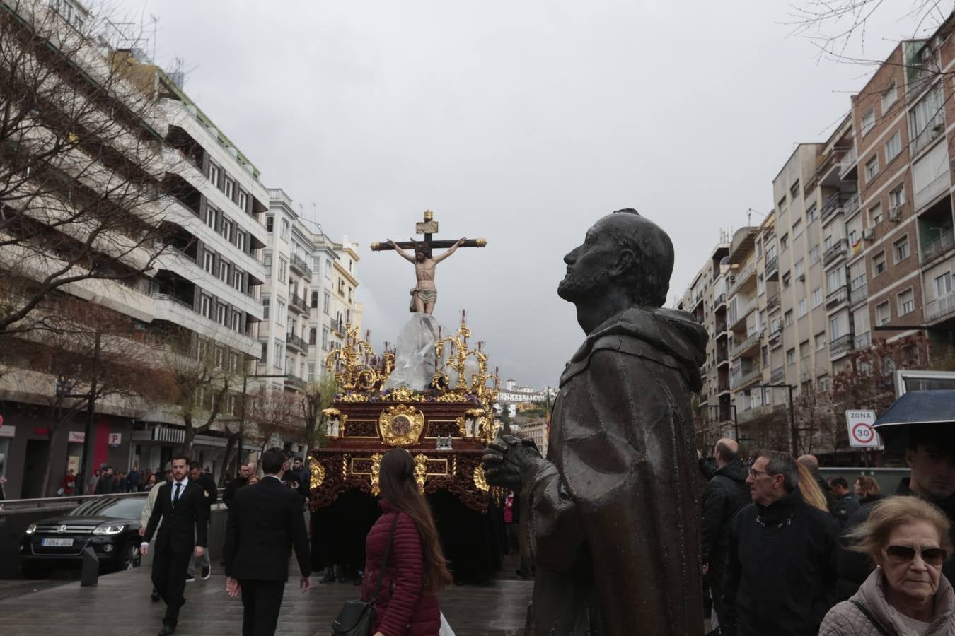 La lluvia obliga a la cofradía a volver a su templo