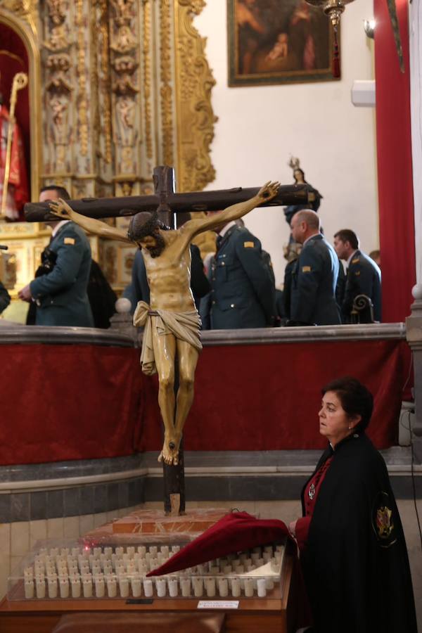 Estrenan guión de la juventud, (diseñado por Martínez Hurtado), el enriquecimiento de la faldilla de la cruz parroquial (trabajo del taller de bordado de la cofradía), remate del guión de la hermandad, (que representa el monumento del Señor de los Favores del Campo del Príncipe) y restauración de piezas de orfebrería. 