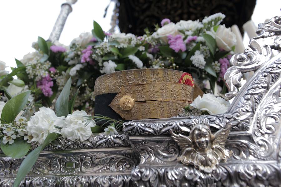 La Hermandad de la Vera-Cruz realizó una espléndida estación de penitencia en el Jueves Santo jienense | María Santísima de los Dolores lució en su parte frontal un homenaje al niño Gabriel Cruz, hallado muerto en Almería hace unas semanas