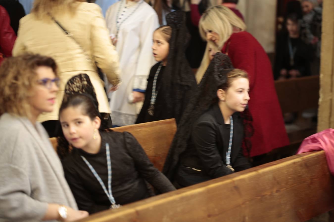 La cofradía del Resucitado de Regina Mundi pone hoy en la calle el gran estreno de esta Semana Santa. Se trata de las nuevas imágenes secundarias del paso: la Magdalena, San Juan y San Pedro. Las mismas ha sido realizadas por Israel Cornejo y vestidas por Benjamín Rodríguez. Hoy, por vez primera, salen a la calle.