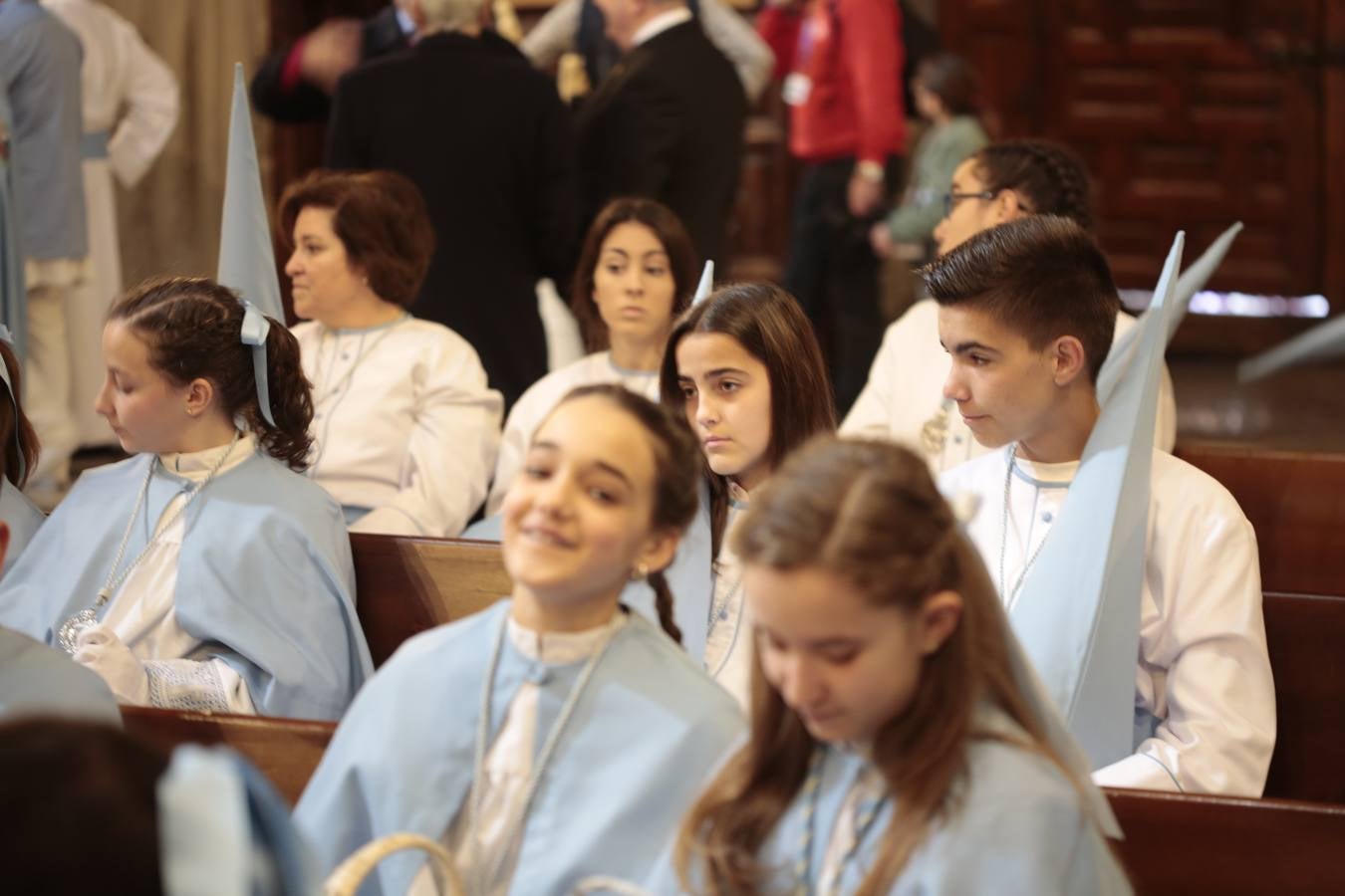 La cofradía del Resucitado de Regina Mundi pone hoy en la calle el gran estreno de esta Semana Santa. Se trata de las nuevas imágenes secundarias del paso: la Magdalena, San Juan y San Pedro. Las mismas ha sido realizadas por Israel Cornejo y vestidas por Benjamín Rodríguez. Hoy, por vez primera, salen a la calle.