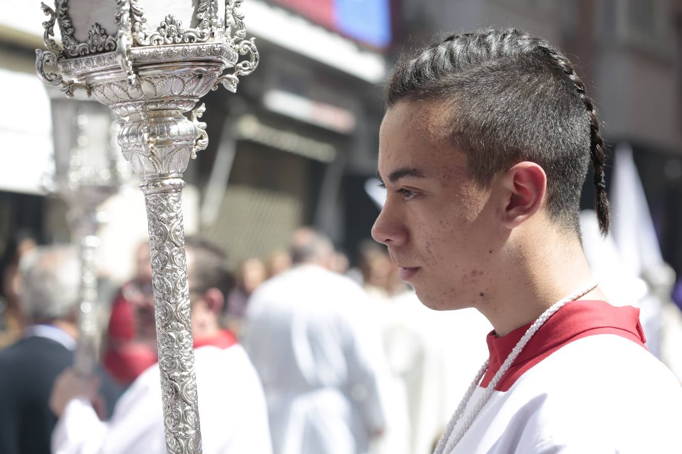 El paso de palio de Santa María del Triunfo es el último en recogerse, poniéndose con él fin a la Semana Santa de Granada cada año. Llama la atención, en el exorno floral del palio, la utilización que se hace no solo de flores, sino también de distintas frutas como manzanas, uvas, etc. Álvaro Abril es su creador.