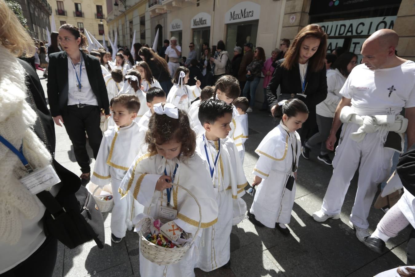 El paso de palio de Santa María del Triunfo es el último en recogerse, poniéndose con él fin a la Semana Santa de Granada cada año. Llama la atención, en el exorno floral del palio, la utilización que se hace no solo de flores, sino también de distintas frutas como manzanas, uvas, etc. Álvaro Abril es su creador.