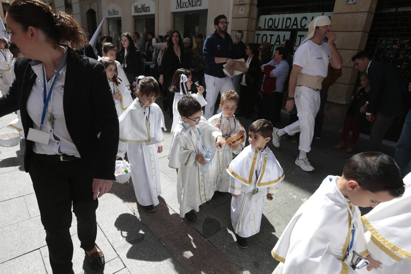 El paso de palio de Santa María del Triunfo es el último en recogerse, poniéndose con él fin a la Semana Santa de Granada cada año. Llama la atención, en el exorno floral del palio, la utilización que se hace no solo de flores, sino también de distintas frutas como manzanas, uvas, etc. Álvaro Abril es su creador.