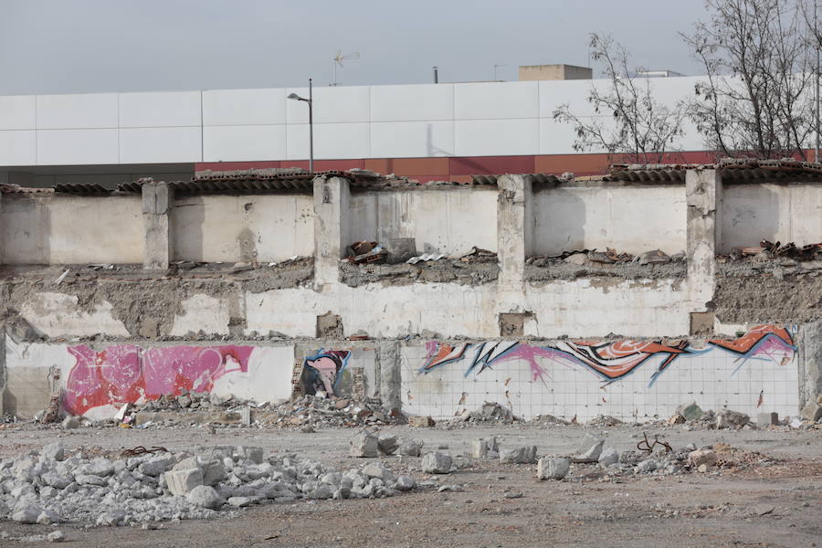 El derribo de los viejos pabellones de Mondragones permitirá crear el primer parque arqueológico romano de Granada