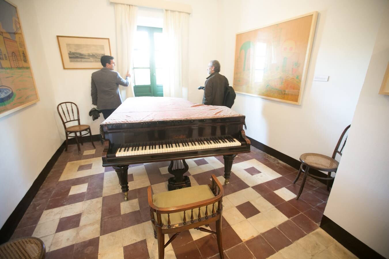 Una muestra que relaciona 100 años de arte plástico y literatura sirve para reinaugurar la casa de verano de Federico García Lorca