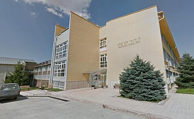 Un profesor de universidad mata a tiros a cuatro colegas delante de los estudiantes en Turquía