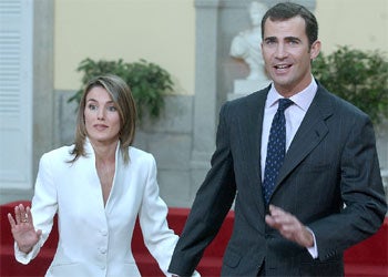 Una pedida de mano algo tensa: famoso fue el momento en el que Letizia pidió a Felipe que le dejara hablar.