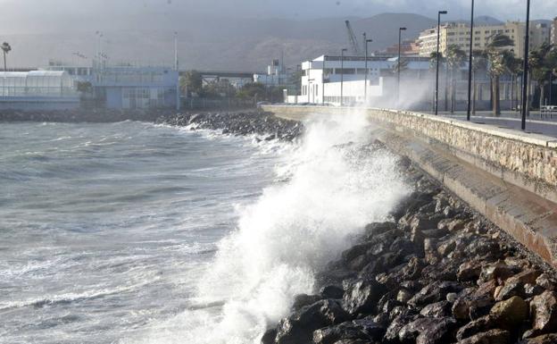 Aviso amarillo hoy en Almería por vientos y fenómenos costeros