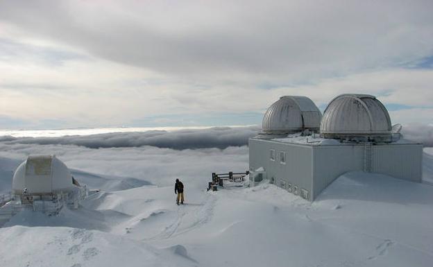 Galería con las vistas del exterior y del interior del Observatorio de Sierra Nevada
