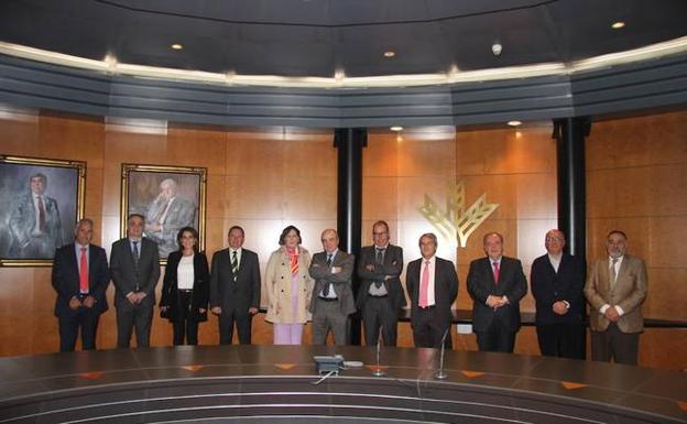 León asume la presidencia de la Rural para que le entidad sea «la Caja de todos los granadinos»