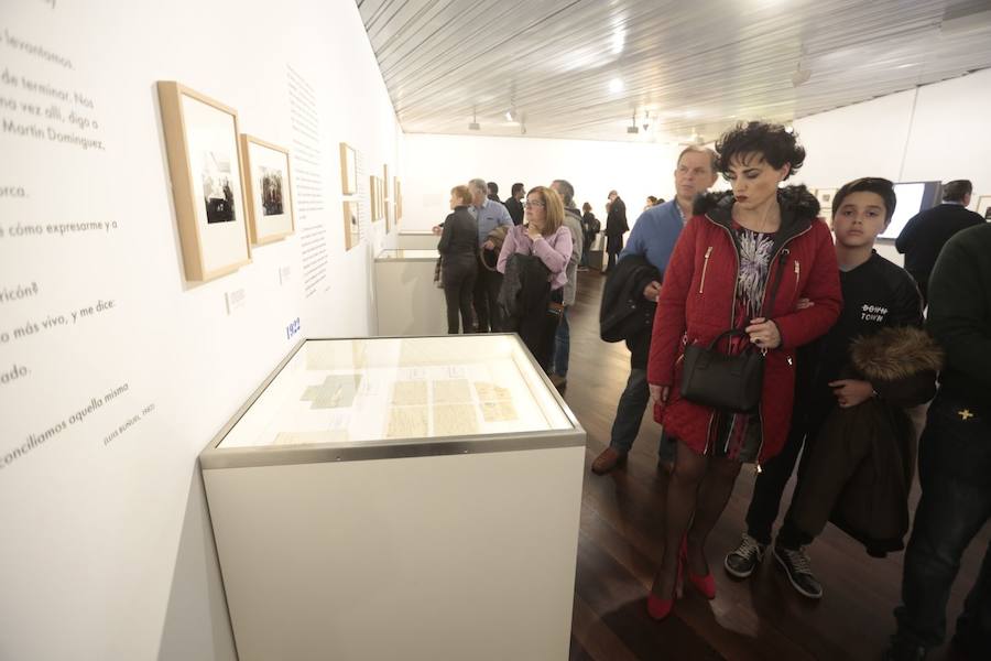 Las propuestas culturales y el buen tiempo lanzan a la calle a miles de granadinos