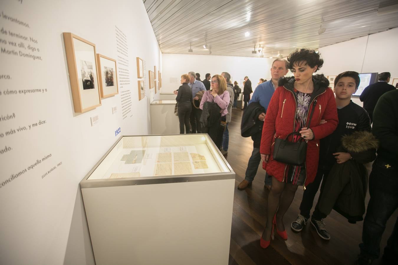 Los granadinos llenan museos y plazas en una jornada en la que el tiempo invita a disfrutar de la cultura