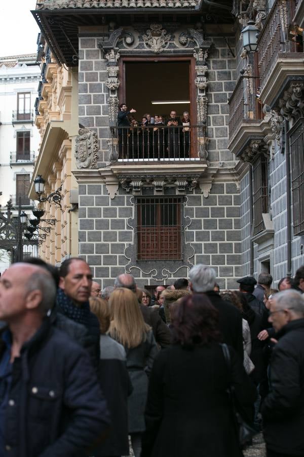 Los granadinos llenan museos y plazas en una jornada en la que el tiempo invita a disfrutar de la cultura