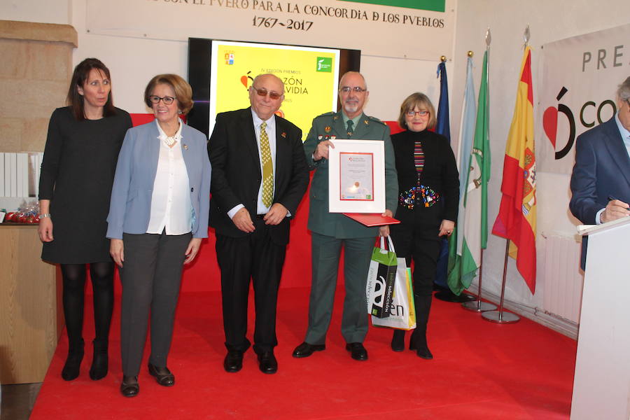 Carboneros entregó ayer sus premios Corazón de Olavidia | Entre los distinguidos, el periódico IDEAL, la Fundación Real Madrid y Baltasar Garzón