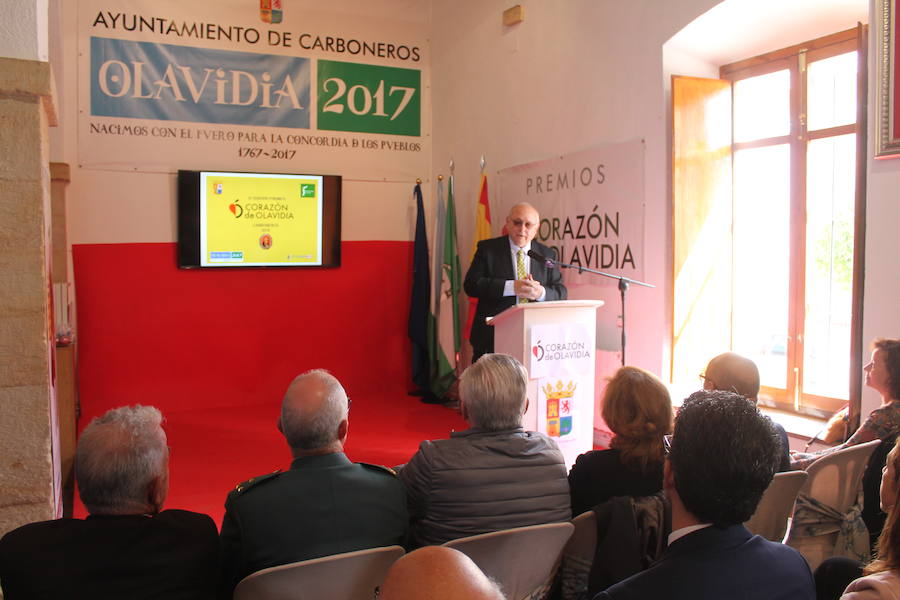 Carboneros entregó ayer sus premios Corazón de Olavidia | Entre los distinguidos, el periódico IDEAL, la Fundación Real Madrid y Baltasar Garzón