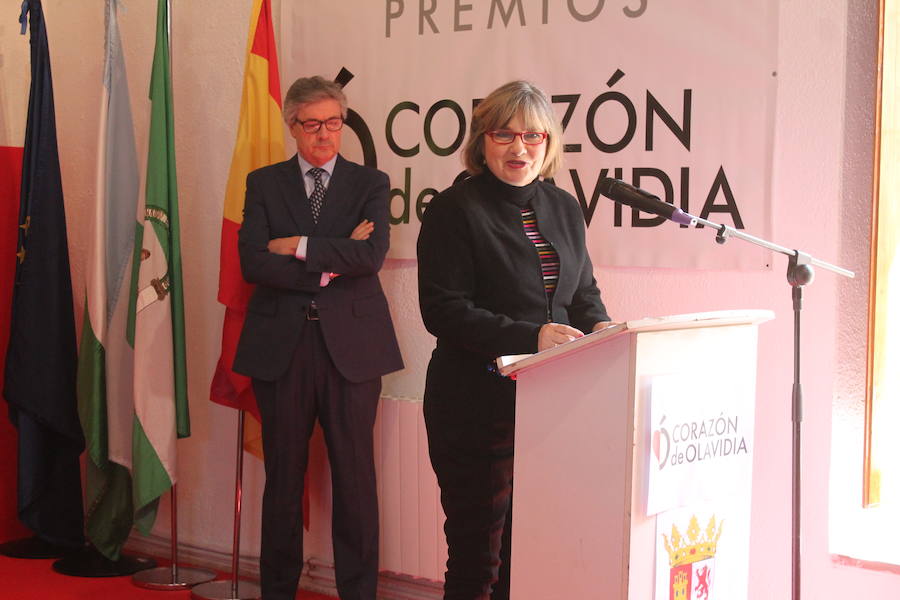 Carboneros entregó ayer sus premios Corazón de Olavidia | Entre los distinguidos, el periódico IDEAL, la Fundación Real Madrid y Baltasar Garzón