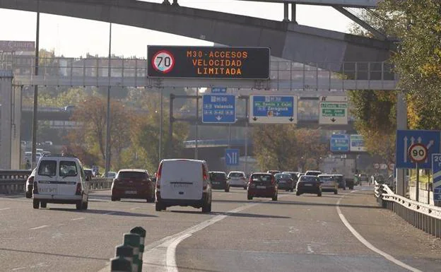 Fuera los 100 km/hora: la medida de la DGT que va a revolucionar las carreteras. ¿Cómo te afecta?