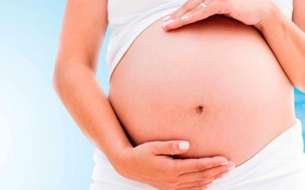 La OCU anima a reclamar el IRPF de las prestaciones por maternidad desde 2013: así puedes hacerlo