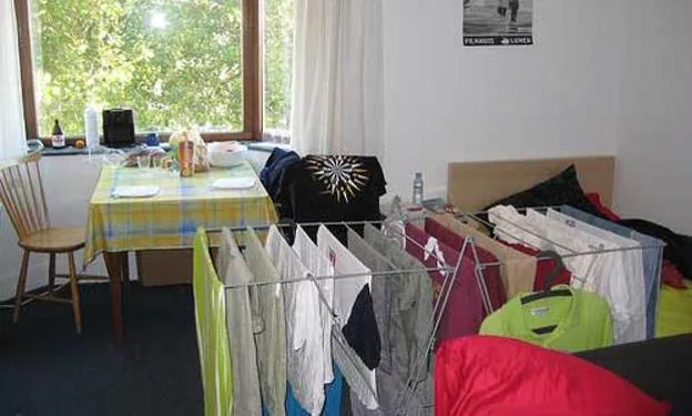 Los expertos alertan del peligro de tender la ropa dentro de casa