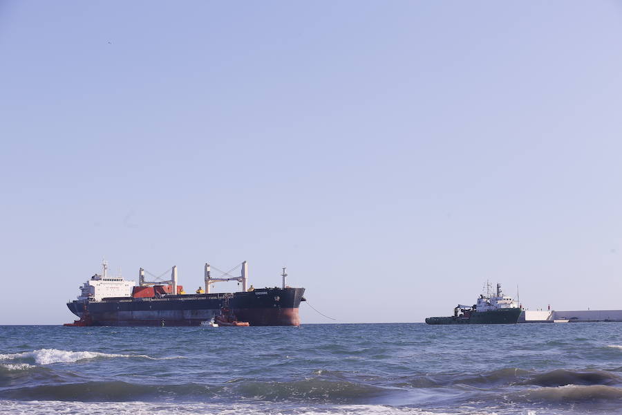 El carguero que se incendió en las costas canarias ha permanecido siete meses en Motril, donde se ha realizado su descarga, y ya se dirige a Turquía para ser vendido como chatarra 