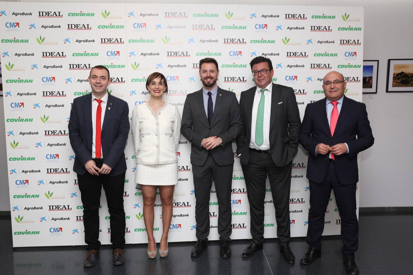 Se conceden diez de estos galardones, promovidos por IDEAL y Caixabank