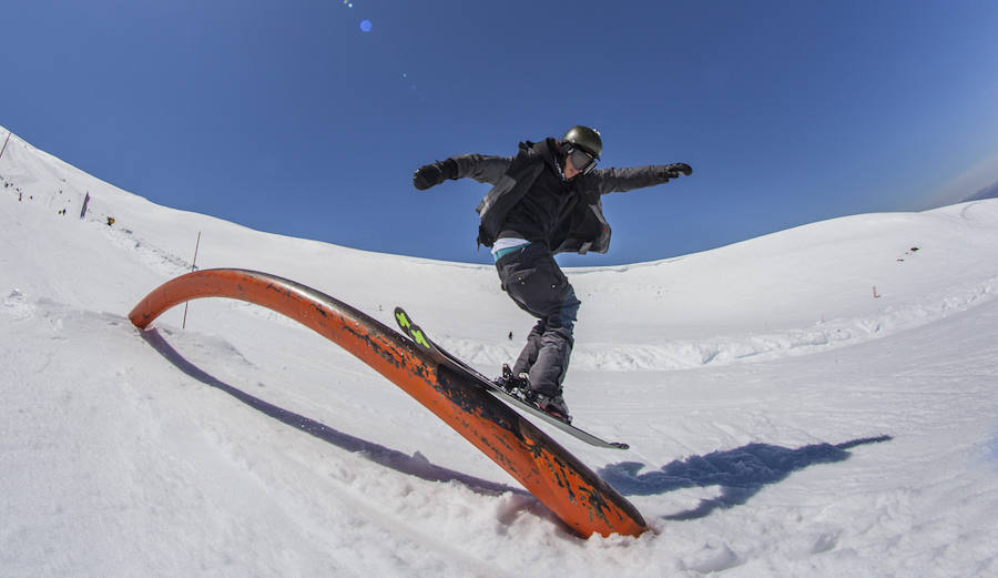 La estación tiene previsto despedir la temporada el 6 de mayo con una jornada de esquí gratuito
