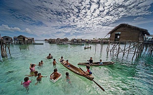 Descubren el misterio de la extraña tribu que aguanta 13 minutos bajo el agua
