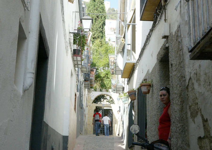 Los últimos derrumbes han puesto en evidencia una realidad que viene de décadas atrás. Históricos luchadores del movimiento vecinal hablan de más de 20 años de incumplimientos